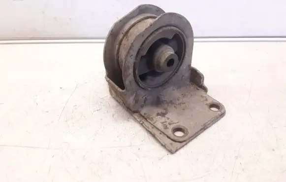 Mitsubishi Galant Gear shift cable bracket 