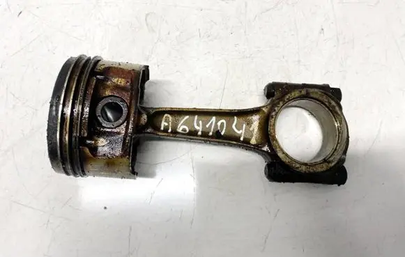 Citroen Xsara Picasso Piston with connecting rod