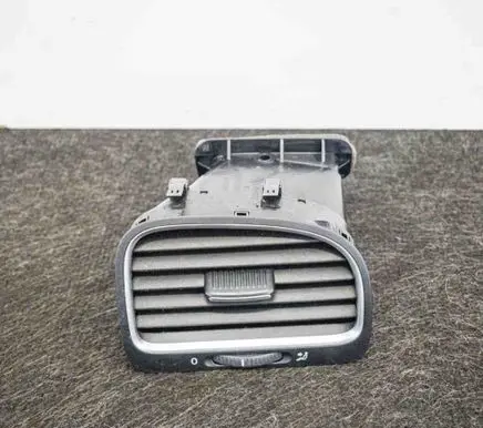 Volkswagen Golf VI Dashboard air vent grill cover trim 