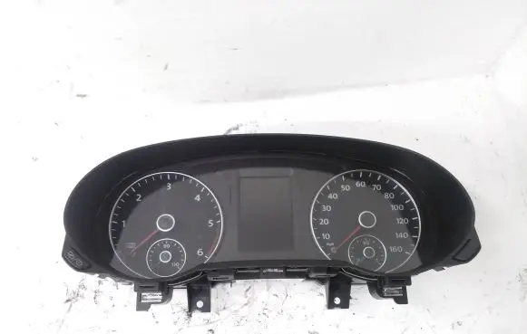 Volkswagen Sharan Speedometer (instrument cluster) 7N0920960J 1319015925