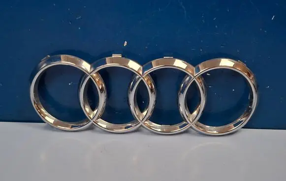 Manufacturer badge logo/emblem