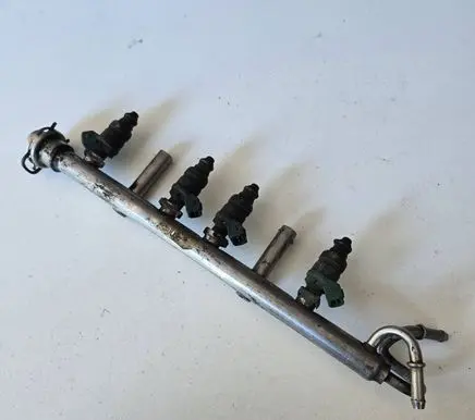 Audi A4 S4 B6 8E 8H Fuel main line pipe 037133317AB