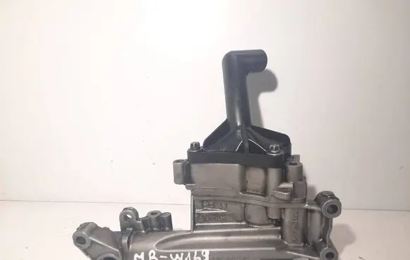 Mercedes-Benz A W169 Oil pump 6401810401