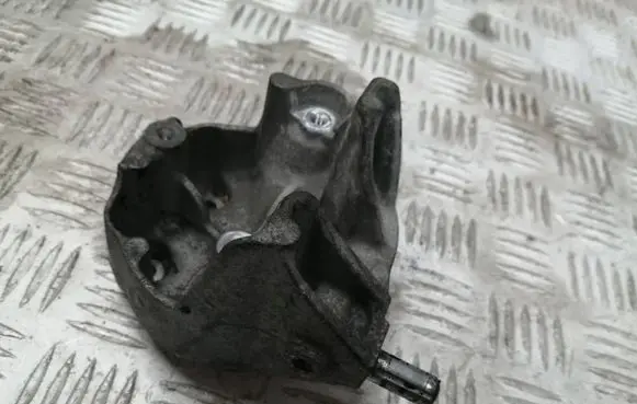 Opel Crossland X EGR valve cooler bracket 9824068780
