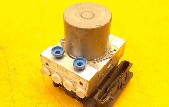 Mercedes-Benz Sprinter W907 W910 ABS Pump A0014468089