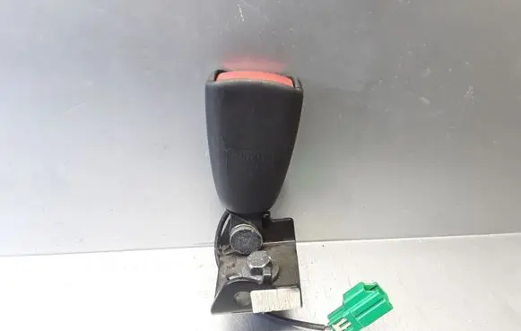 Volvo C70 Rear seatbelt buckle 30780613