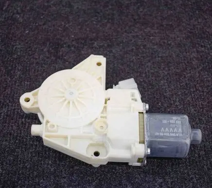 Mercedes-Benz GLA W156 X156 Front door window regulator motor 