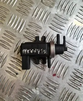 Volkswagen Touareg II Turbo solenoid valve 1T0906627