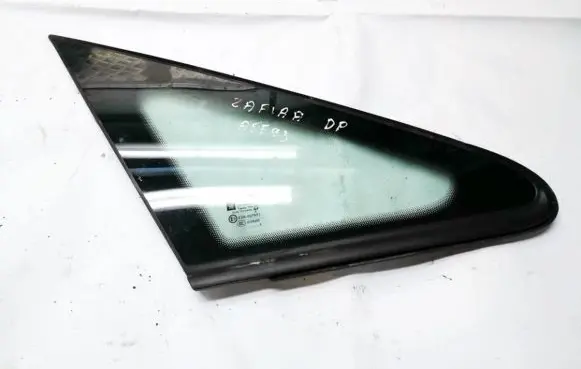 Opel Zafira B Front triangle window/glass 