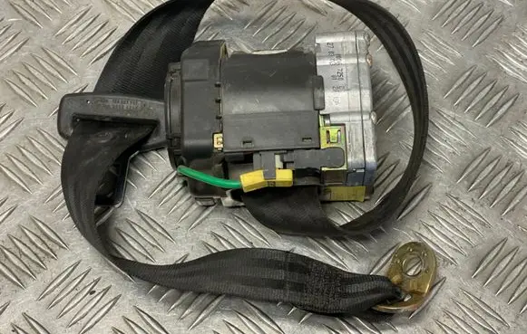 Audi A6 S6 C5 4B Rear seatbelt 00064577