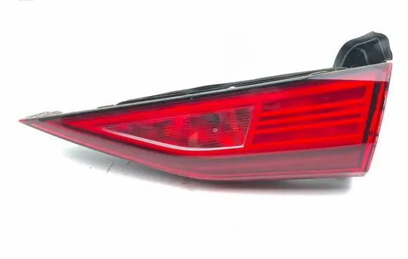Audi A3 8Y Tailgate rear/tail lights 8Y0945076A