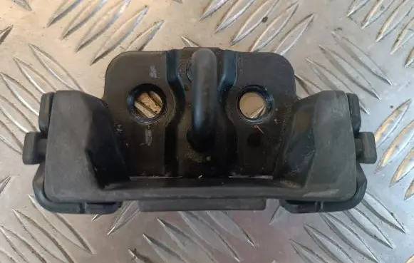 Nissan Qashqai Loading door lock loop/hook striker 