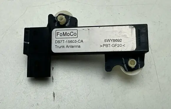 Ford Mustang VI Aerial antenna amplifier DS7T15603CA