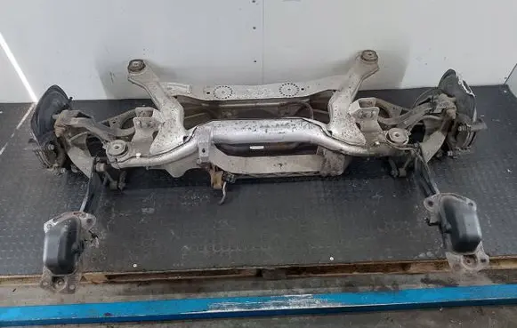 Volkswagen PASSAT B6 Rear axle beam 3C0505235L