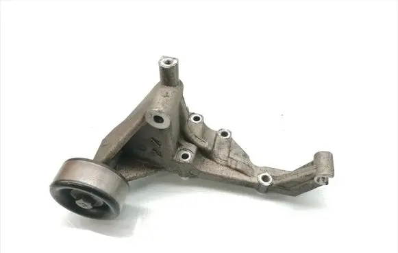 KIA Sorento Generator/alternator bracket 