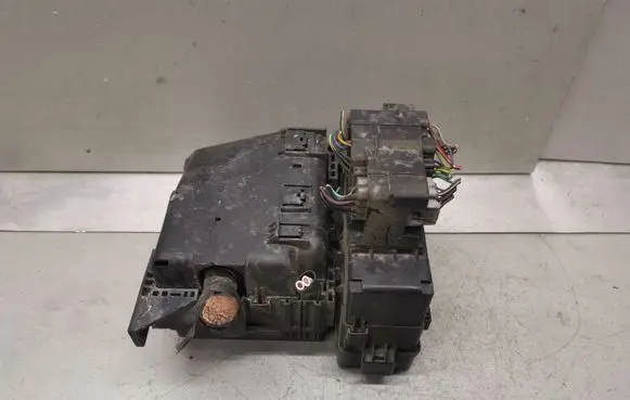 Mitsubishi Grandis Fuse module MR587816 0281003032