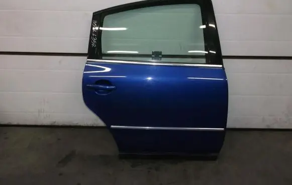 Volkswagen PASSAT B5.5 Rear door 
