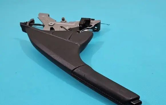 Handbrake/parking brake lever assembly