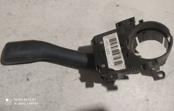 Volkswagen PASSAT B5.5 Indicator stalk 8L0953513G