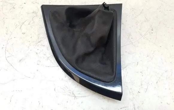 BMW 1 E81 E87 Gear shifter surround trim plastic 7129143