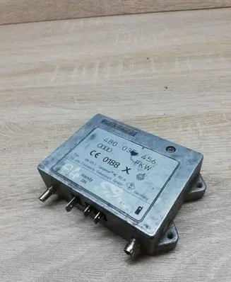 Audi A6 S6 C5 4B Aerial antenna amplifier 4B0035456