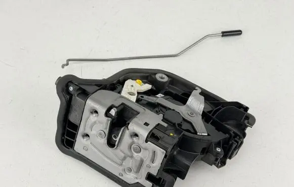 Mini One - Cooper F56 F55 Front door lock 7281931