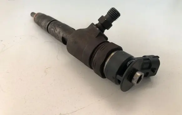 Peugeot 208 Fuel injector 0445110339 870689