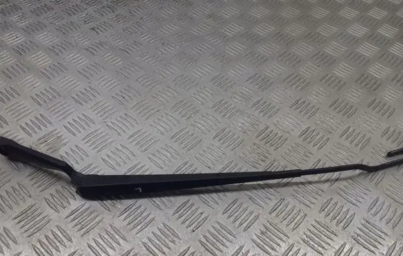 Audi A3 S3 8L Front wiper blade arm