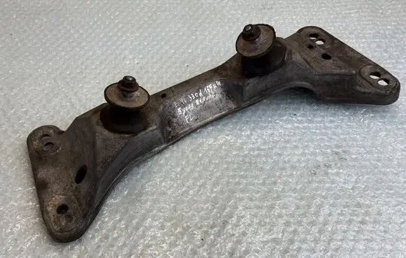 BMW 3 E46 Gearbox mounting bracket 6752795 675279502 22316752795