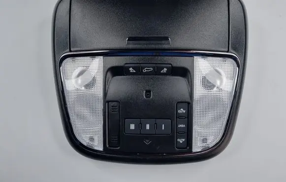 Jeep Grand Cherokee Front seat light 1VS271X9AE P1VS271X9AE
