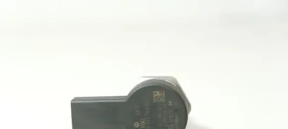 Audi A6 S6 C7 4G Fuel pressure regulator 057130764AD