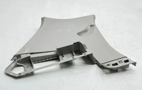 (D)pillar trim (top)