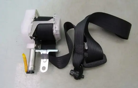 Suzuki SX4 S-Cross Front seatbelt N088701