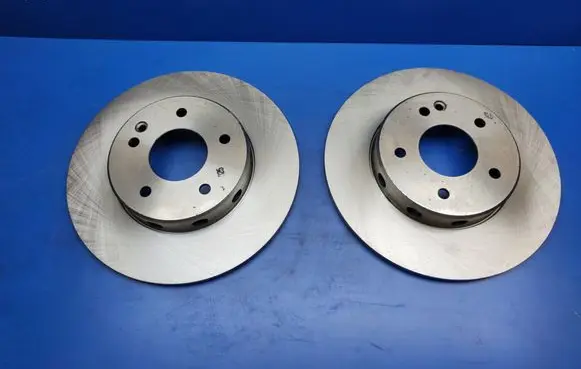 Mercedes-Benz C W202 Front brake disc 14466 2024210212 0986478262