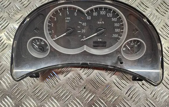 Speedometer (instrument cluster)