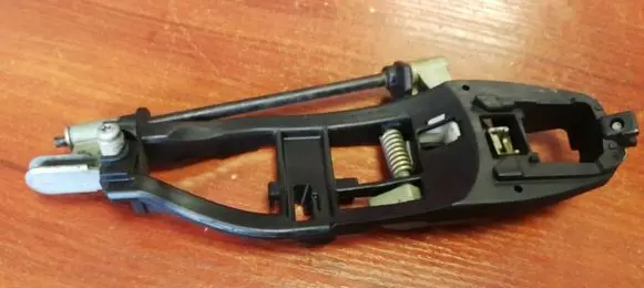 BMW 3 E46 Front door exterior handle/bracket 8253453