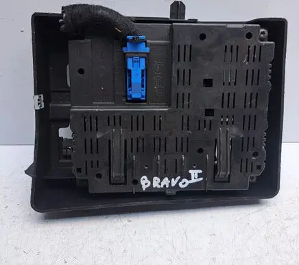 Fiat Bravo Fuse box cover 51865377