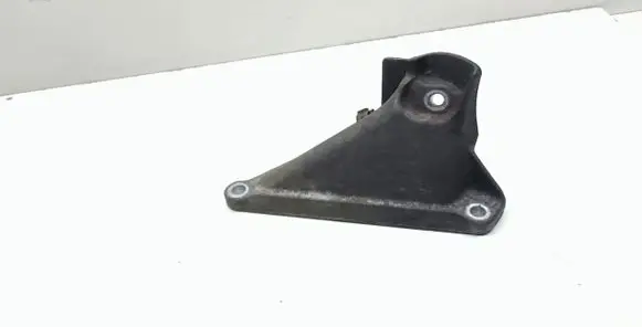 BMW 5 E60 E61 Engine mounting bracket 6769153