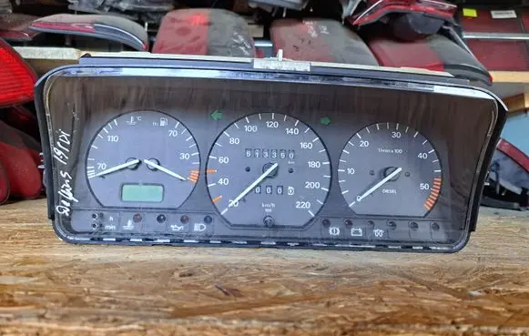 Volkswagen PASSAT B4 Speedometer (instrument cluster) 3A0919033C 6160593040