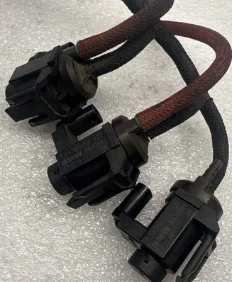 BMW 5 G30 G31 G38 Vacuum valve 70478502 8570591