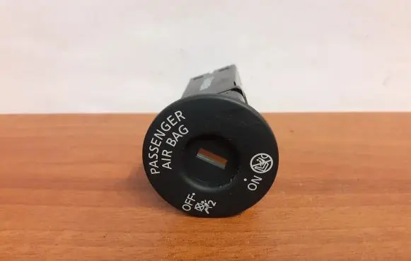 Nissan Qashqai Passenger airbag on/off switch 11019 19X18SD