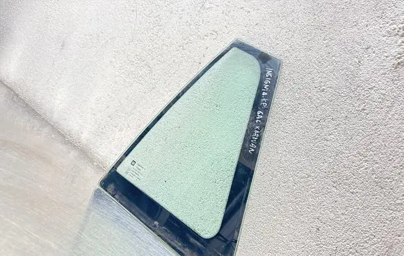 Opel Insignia A Rear vent window glass E443R000055 DOT747M540AS2 E000090
