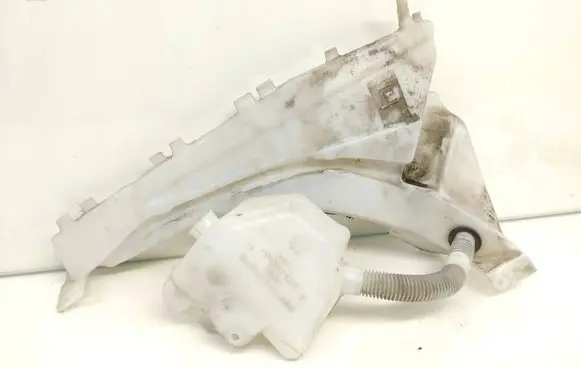 Volvo C30 Windshield washer fluid reservoir/tank 3M5117618A T655D 4n5113k163