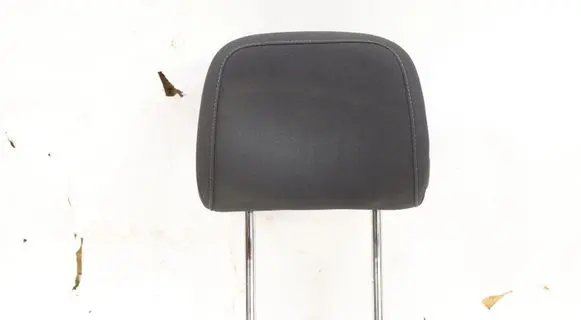 Volkswagen Touran III Front seat headrest 5785688
