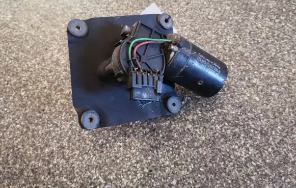 Mitsubishi Carisma Wiper motor 0390241114