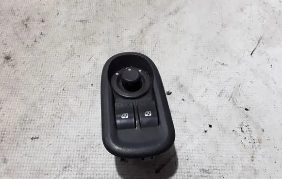 Renault Master III Electric window control switch 8200108269