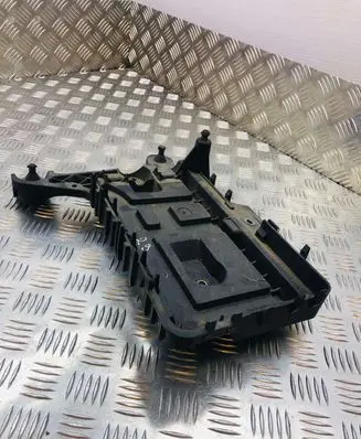 Battery tray