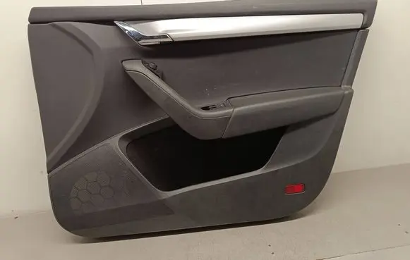 Skoda Octavia Mk3 (5E) Front door card panel trim 5E0837248
