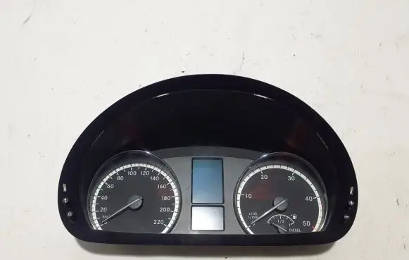 Mercedes-Benz Vito Viano W639 Speedometer (instrument cluster) A6399004101