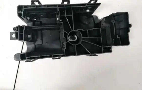 Battery bracket